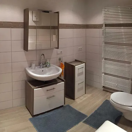 Alte Tankstelle Appartement Strassenhaus