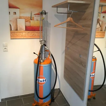 Alte Tankstelle Appartement Strassenhaus
